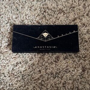 Anastasia Beverly Hills Prism Palette in Black and Gold